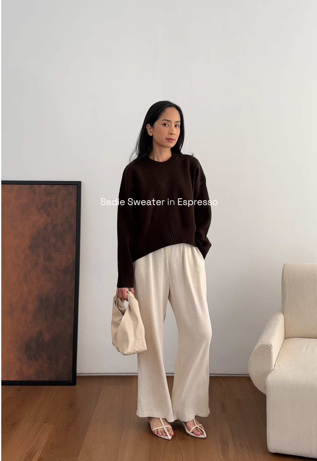 You loved them more than we imagined. Sadie Espresso is sold for now, but not for good. Stay tuned. #wardrobestylist #fashionwomen #sweater #sweateroversize #kasyalia 
