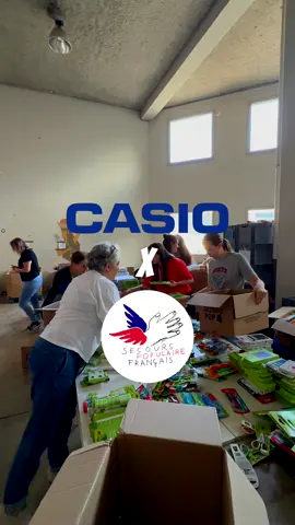 Une seconde vie pour les calculatrices et un coup de pouce pour les familles qui en ont besoin 👇 Depuis 2019, CASIO collecte des calculatrices inutilisées pour leur offrir un nouveau rôle : ➡️ les recycler si elles ne fonctionnent plus ➡️ les redistribuer auprès d'associations lorsqu’elles sont en état de marche. Cette année, nous avons récupéré près de 260 calculatrices auxquelles CASIO a ajouté 350 Graph 90+E, que nous avons pu donner au @Secours populaire, qui les redistribue à des familles dans le besoin. Nous avons participé à une journée solidaire “Kit de rentrée” pour les aider à constituer des kits pour les enfants dans le besoin grâce aux dons reçus, et proposions également une collecte interne chez CASIO France durant tout le mois de juillet ! #solidarité #SecoursPopulaire #maths #mathématiques #sciences