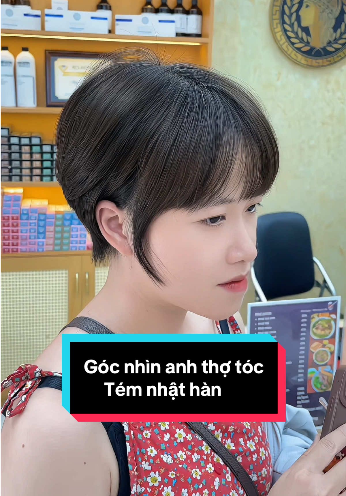 Trả lời @XUÂN HIẾU _ TÓC NGẮN mình không giỏi về chia sẻ kiến thức kĩ năng cho mọi người lắm,hơi yếu kĩ năng sư phạm 😁😁😁. Hi vọng rằng những video của mình có thể giúp anh em thợ mới vào nghề có thêm một chút kiến thức cho mình #tocdepmoingay  #tócđẹp  #toc  #viral 