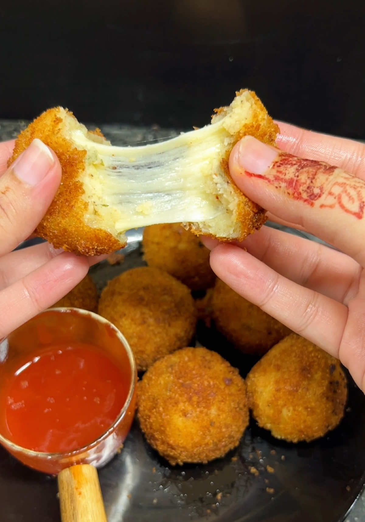 Potato Cheese Balls#cooking #foryou #viral #tiktokfood #Recipe #aloo #cheese #potato #FoodLover #treanding #easy 