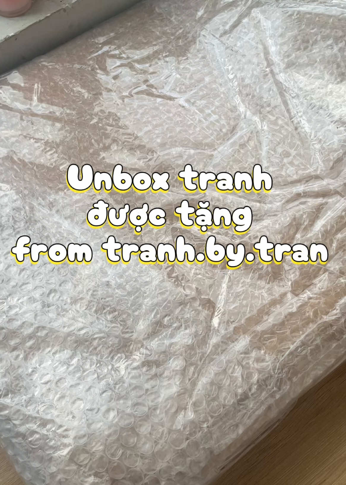 Bức tranh siêu yêu từ @tran.tranh  Cảm ơn em nhiều vì đã dành tình cảm cho chị ❤️ tặng chị bức tranh này thật sự quá xinhhh, khi nghe em nói tranh tự sản xuất chị đã ko ngờ chất lượng của tranh lại đỉnh cỡ này. Nhìn là thèm ăn thịt nướng liền đó, hẹn lên màu e 1 ngày ko xa 🥰 ——— #chanhtotranh #chanhdayne102 #tranhsohoa #tranhsondausohoa #totranh #tranhsohoamadebyvietnam