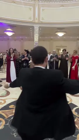 عريسك  بعد متريقتي علي عرسان صحباتك😂