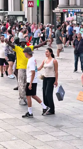 Social experiment in public places 🙏🏼🙏🏼  #respect #humanity #viralvideos #kindness #fypシ゚viral🖤tiktok 