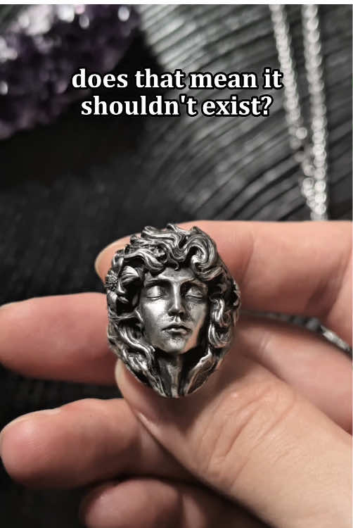 No views, no buyers, does that mean it shouldn’t eyes. #handwork #gothic #altfashion #ring #925silver #heavy #altjewelry #punk 