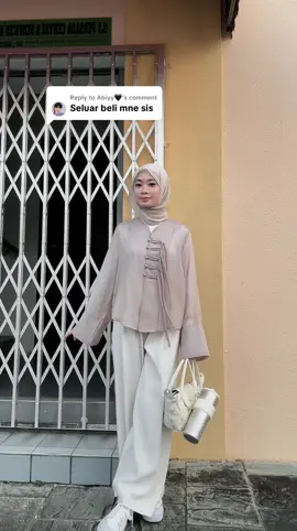 Replying to @Abiyy🖤 Top: @Dinisaurrr Bag: @Dinisaurrr  #widepants #baggypants #pandaeyes #outfitideas 
