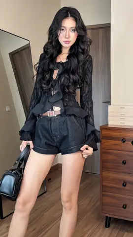 Sr vội quay quần mới cho mí bà quên chỉnh lại makeup :))) #lynhvu #phốiđồđẹp #outfitideas #mixmatch #calem #short 