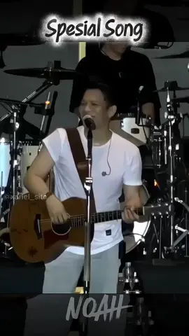 Spesial Song..🤭 #noahband #arielnoah #menghapusjejakmu #sahabatnoah #fyp 
