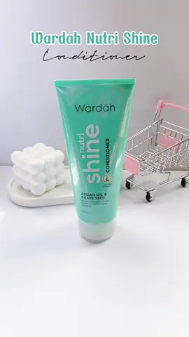 Perawatan rambut ga perlu mahal2. Cukup pakai wardah nutrishine condtioner untuk rambut tampak berkilau #dsepillar3 #teamdse #halalcertified #hargaokerambutoke #jagascalpbarrier ##wardahconditioner #nutrishine #conditioner #fyp 
