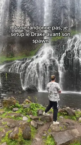 Je ne randonne pas, je prépare l’elder dragon avant son spawn.  Merde, j’ai oublié la pink ward au spawn !  #leagueoflegends #humour #nashor #drake 