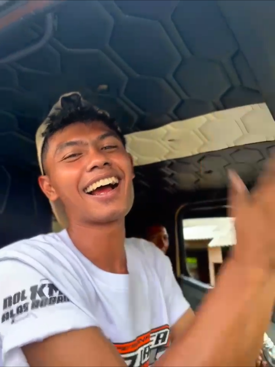 nek kerjo ojo lali sholate rek,hmm @denboys029  #Lifestyle #truck #fyp #tranding 