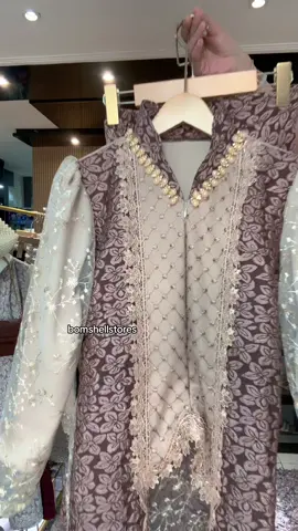 yuk cek out di live love 🥰✨😘 #fypシ゚ #fyppppppppppppppppppppppp #kebayawisuda #kebayakondangan #kebayalamaran #kebayakondangan #ootdkondangan #ootdkebaya #kebayamodern #bombshellstores #oneset #fypviral #fashiontiktok #modelbaru 