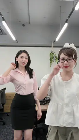 Cô thư kí và em nhân viên zui zẻ #futuremobile #thuyvy #hoangyen #dancer 