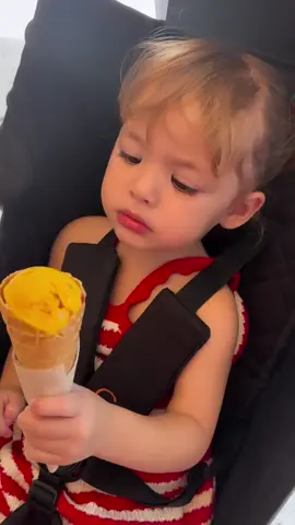 mam ice cream lagi🤍🤏🏻#kamari #kamariskywassink #jennifercoppen #mamari #fypシ゚ 