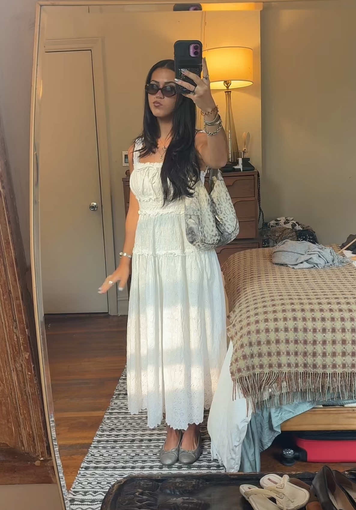 Easiest outfit to look cute but be comfy in the summer duh #vintagedesigner #vintagefashion #vintagegucci #vintagechanel #doen #gapdoen #OOTD 