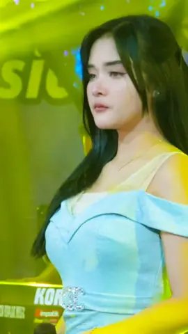 #menunggu #lailaayu #divarinamusic 