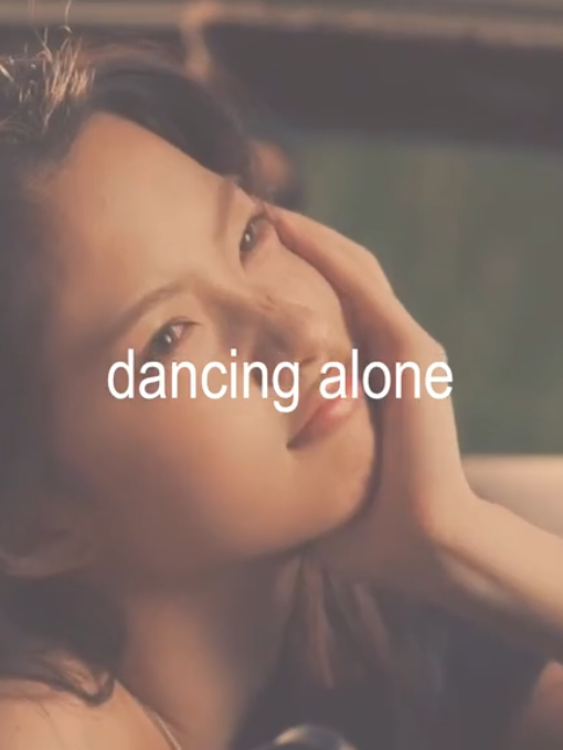dancing alone - kiiikiii #fyp #kpop #kpoplyrics #kiiikiii #tiiikiii #viral @KiiiKiii #viraltiktok #dancing_alone @TikTok 