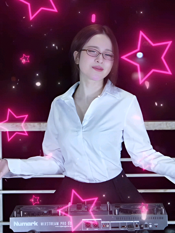 Yêu thương nhau gì đâu remix #DuThien #DJHyena #Hyena #Heyna #dj #remix #yeuthuongnhaugidau 