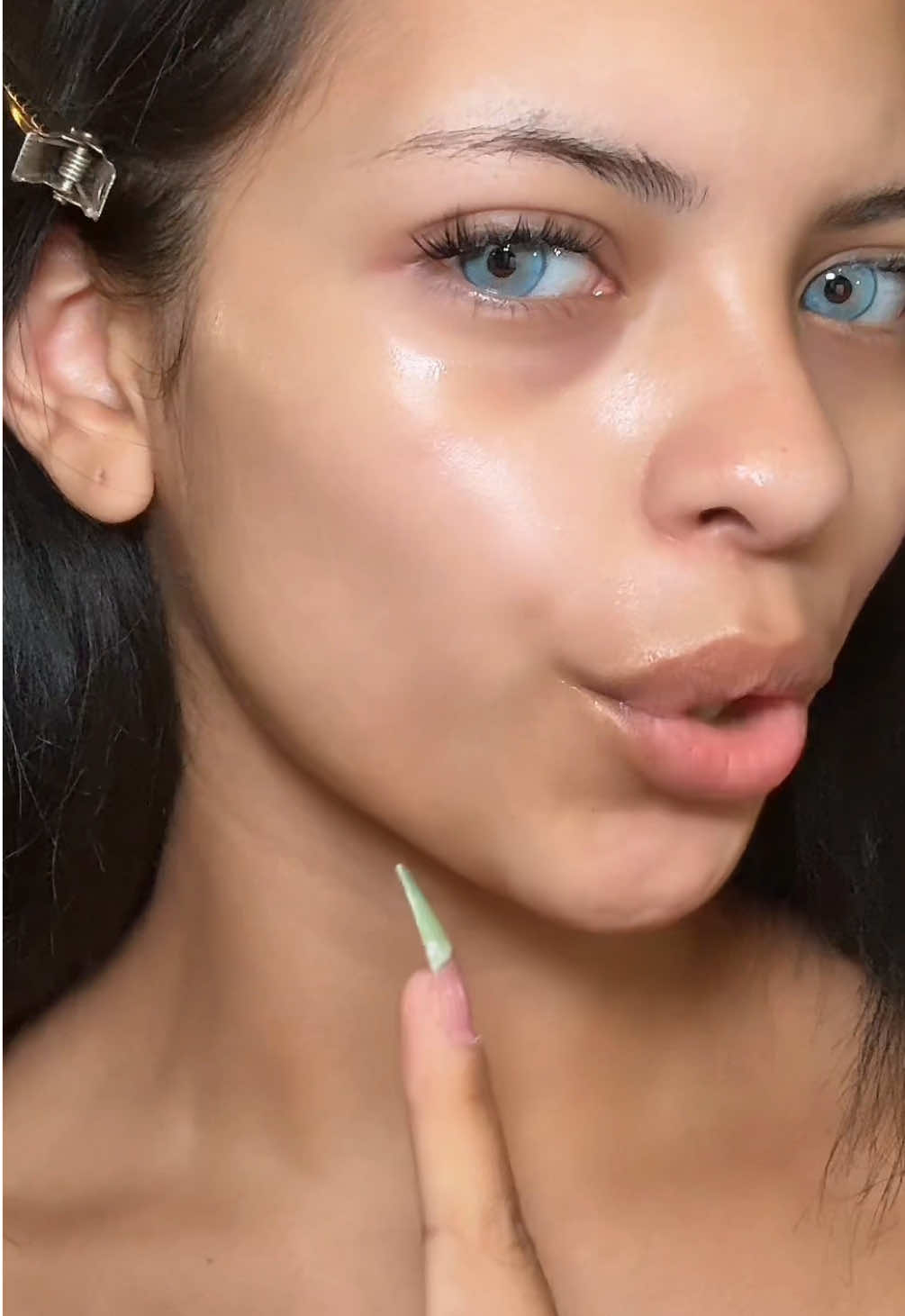 The @iUNIK Beta-Glucan Power Moisture Serum is that girl 💦🍃 Instant hydration, no stickiness, and a glow that actually lasts 👑 #iunik #betaglucan #koreanskincare #hydratedskin #glowingskin #dewyskin #glassskin #skincareroutine #skincarethatworks #skincaretiktok #kbeautyproducts #moistureboost #cleanbeauty #amazonfinds #skincaregoals #serumreview