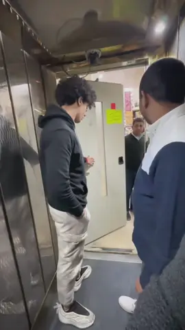 Funny pranks 😂😂#fyp #tiktok #funnymom #funnyvideos #foryou #fun #laugh #happy #funnyprank 