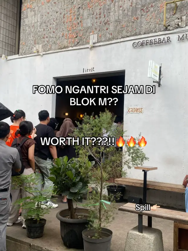 Sebenernya rasanya tuh enak, cuma ngga tahan antrinya aja😭😭 (+) Rasa enak dengan harga terjangkau start 12k (-) DAH TAUKAN MINUSNYA APA, please banyakin kasirnya🙄 Saran: kesana pas weekday dan gak jam makan siang (dah pas cuti aja kesana wkwk) #cafe #blokm #saltbread #rekomendasicafe #roti #jakarta 