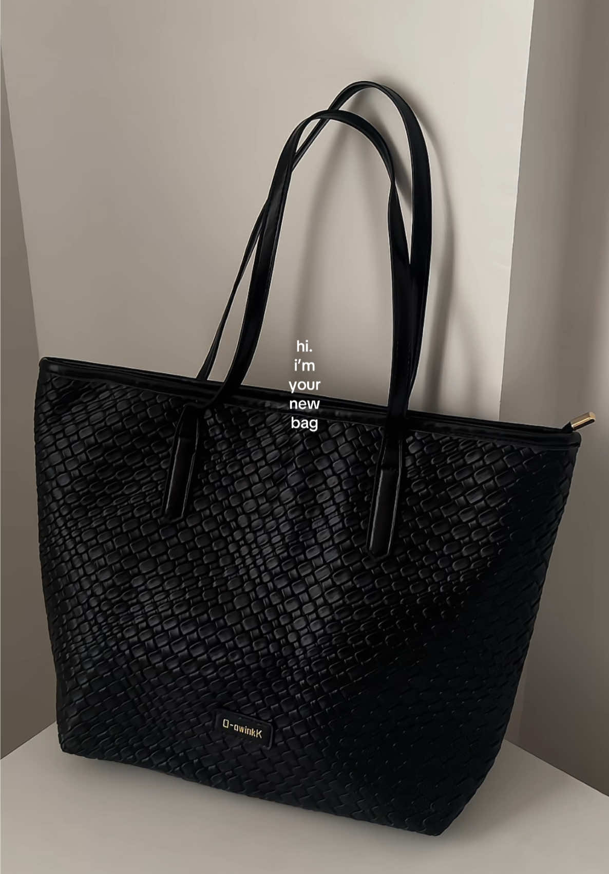 the way this bag speaks to you ✨ #totebag #spaciousbag #bag #workbag #unibag 