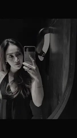 Returns everything like a mirror 🖤