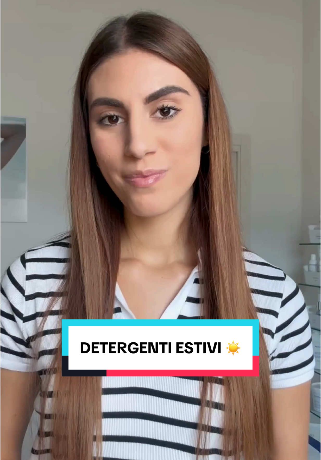 Hai la pelle spenta ed esposta spesso allo smog? STEP 1  Strucca la pelle con l’Eau Micellaire, Acqua Micellare - Soluzione Struccante Occhi ad alta tollerabilità. STEP 2  Detergi il viso con Souffle Marin - Crema Mousse Detergente. STEP 3 Applica il tonico Oligomarine. Leggi la guida completa sulla detersione e scopri la tua beauty routine sensoriale. Link in bio✨ #phytomer #phytomeritalia #cosmesimarina #detersione #skincare 