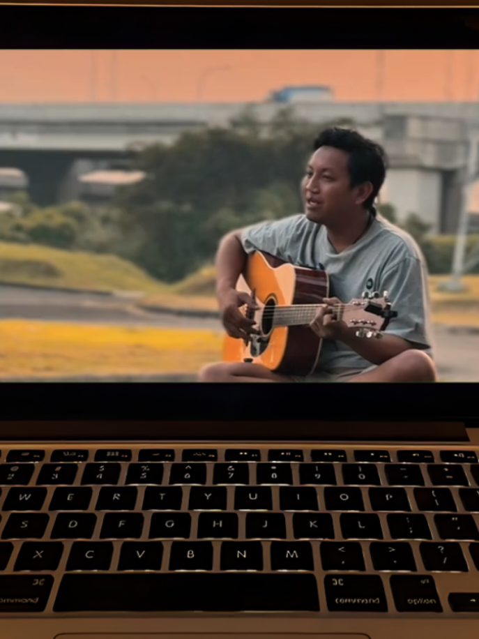 laki laki bekerja sampai mati🙂 #storymusic #liriklagu #davisumbing #fyp 