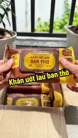 Khăn ướt hương trầm và quế lau ban thờ tiện lợi ,sạch mà thơm lắm nha. Lau nhanh gọn lẹ không cần giặt khăn cũng không cần phải pha nước thơm nữa. Bà nào muốn mua tham khảo giỏ hàng tui để góc trái màn hình nha. #khanuotthienphuc #khanuotlaubantho #xuhuong #latrangtaphoa  @Là Trang Tạp Hoá 