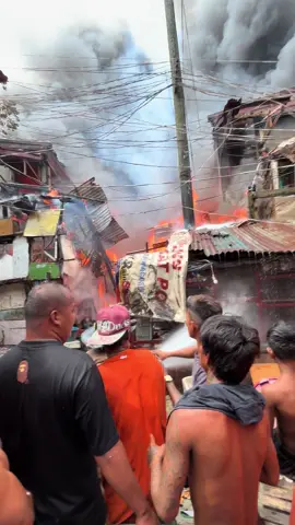 Sa panahon ngayon, hindi lang apoy ang kalaban ng bumbero, kundi pati mga taong akala’y sila ang mas eksperto. #firevolunteer #bumbero #foryou 