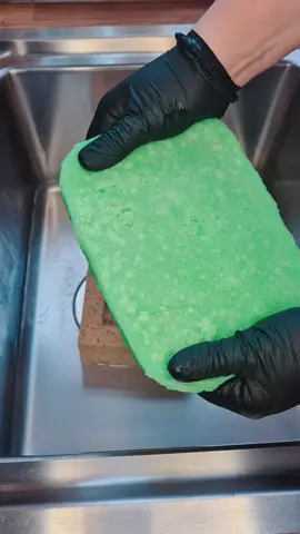 Frozen from yesterdays flop @easysqueezy🫧 #iceasmr #froze #visual #CleanTok #spongesqueezing #oddlysatisfyingvideo #sink #greeen #cleaning #suds #asmr 
