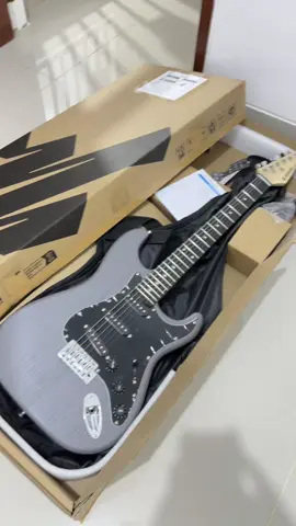 🩶 #donnerguitar #donnerdst80 #guitar #guitarelectric #fyp 