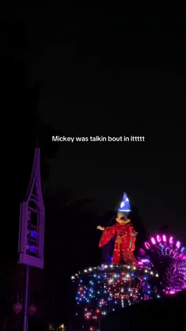 🤪🤪🤪🤪 #init #mickeymouse #parade #disney #funny #disneyland #talkingboutinittt #LoveIsland #hannahloveisland #mickey #fantasmic #funny #joke 