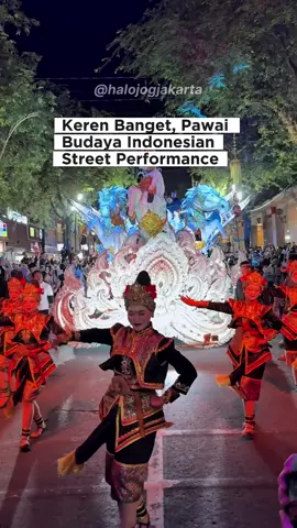 Maskot paling Istimewa di Indonesian Street Performance malam ini di Malioboro! Ada yang nonton juga? #indonesianstreetperformance #jogjacrossculture #eventjogja #infojogja #malioboro #pawaibudaya 