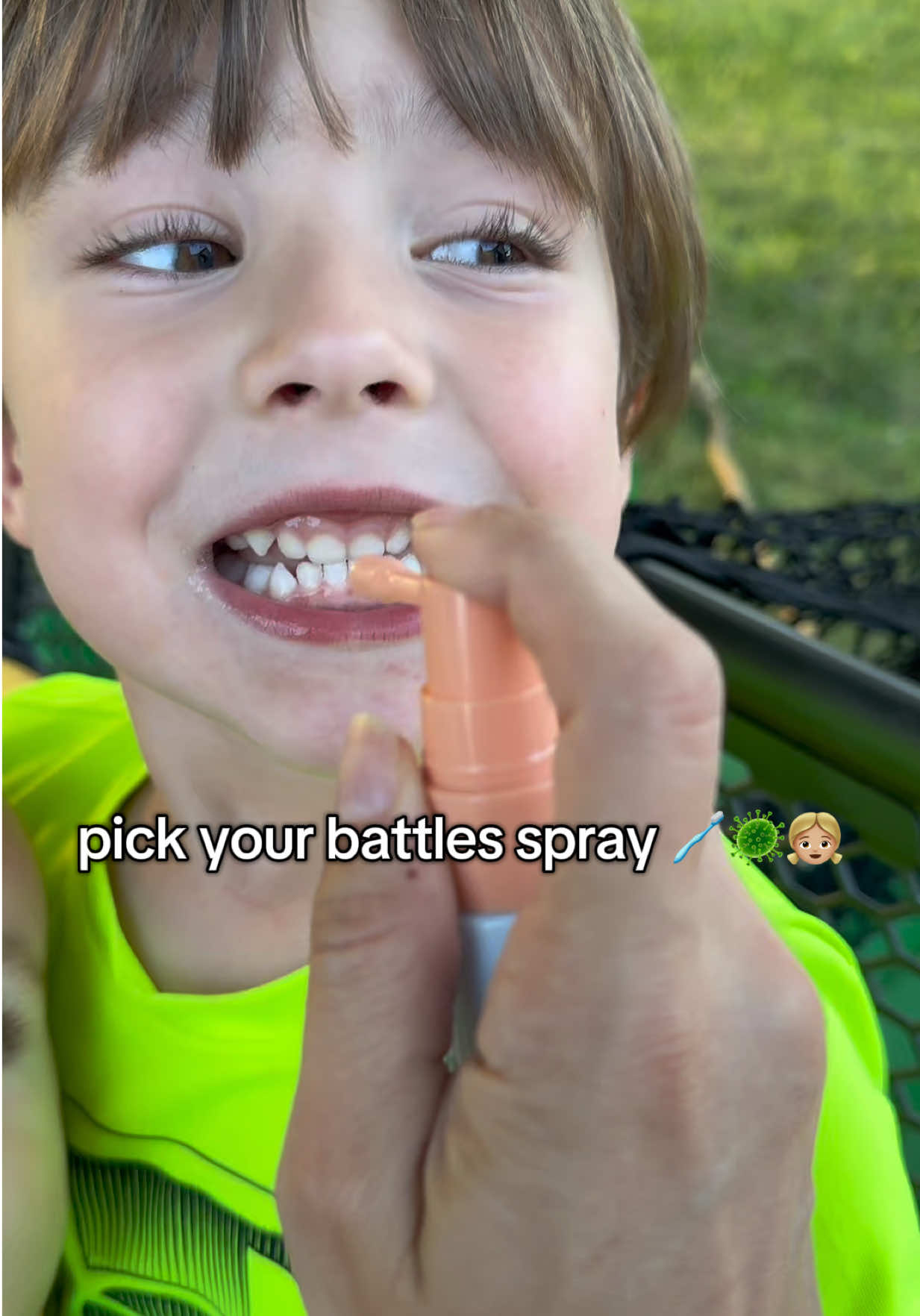 This is what I call the “pick your battles spray” 🦷✨ @tootoo_Offical 🚀🪥 #kidstoothpaste #kidstoothspray #sprayandbrush #healthysmiles #funbrushing #toothtime #kidshealth #kidsoralcare #momlife #toddlermom #parentinghacks #cleanteeth #healthyhabits  #creatorsearchinsights 