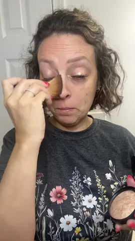 The quickest makeup ever and it doesn’t settle in wrinkles! 