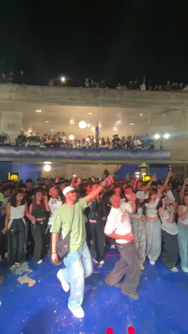 what a crowd ?!!