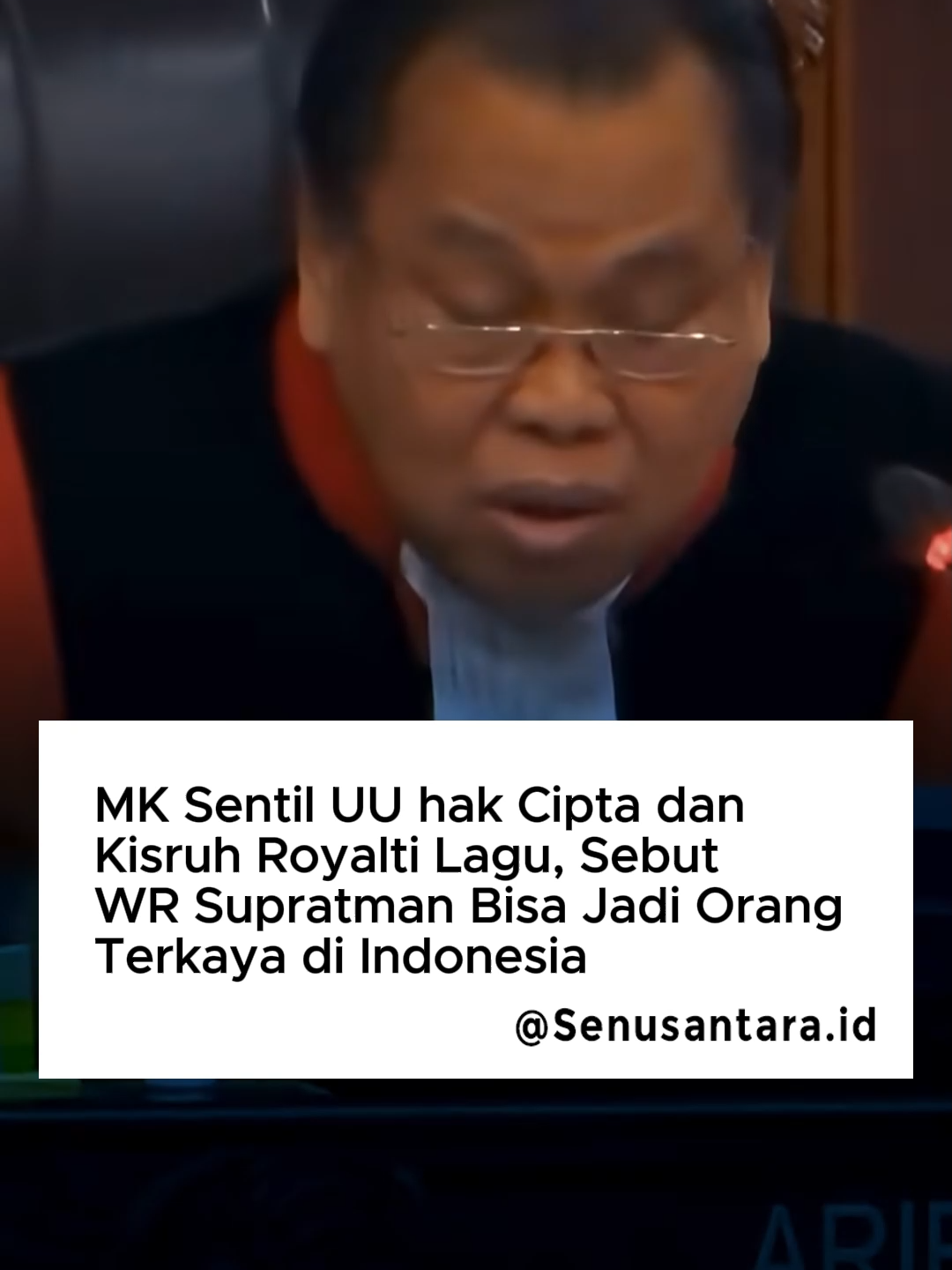Hakim Mahkamah Konstitusi Arief Hidayat menyoroti terkait uji materiil Undang-Undang Nomor 28 Tahun 2014 tentang Hak Cipta. Dia menyebut sosok WR Supratman sebagai pencipta lagu Indonesia Raya bisa jadi orang terkaya. Sebab ada aturan hak cipta atau royalti, dimana harus izin pencipta lagu agar lagu tersebut bisa diputar. Di sisi lain, apresiasi pemerintah terhadap jasa pencipta lagu kebangsaan “Indonesia Raya”, Wage Rudolf Soepratman, dinilai masih kurang. Respons ini disampaikan pihak keluarga seusai perayaan Hari Musik Nasional yang jatuh pada 9 Maret, di Kementerian Kebudayaan. W.R. Soepratman mencipta “Indonesia Raya” di usia 25 tahun. Bakatnya dalam bermusik membuat pria kelahiran Sumongari, Purworejo, 19 Maret 1903, itu menghasilkan banyak karya untuk Indonesia. Dalam sejumlah catatan, karier W.R. Soepratman di dunia musik tidak terlepas dari peran kakak iparnya W.M. van Eldick. Bahkan ia dihadiahkan sebuah biola saat ulang tahunnya ke-17 dari Eldick. Bersama iparnya itu, ia mendirikan grup Jazz Band bernama Black And White. #wrsupratman  #senusantara #sejakarta
