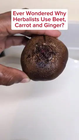 Why do herbalists blend beet, carrot, and ginger together? #apowder #anemiaremedy #beetjuice #herbalisttips #naturaliron #bloodtonic #eliyahmashiach #shorts 