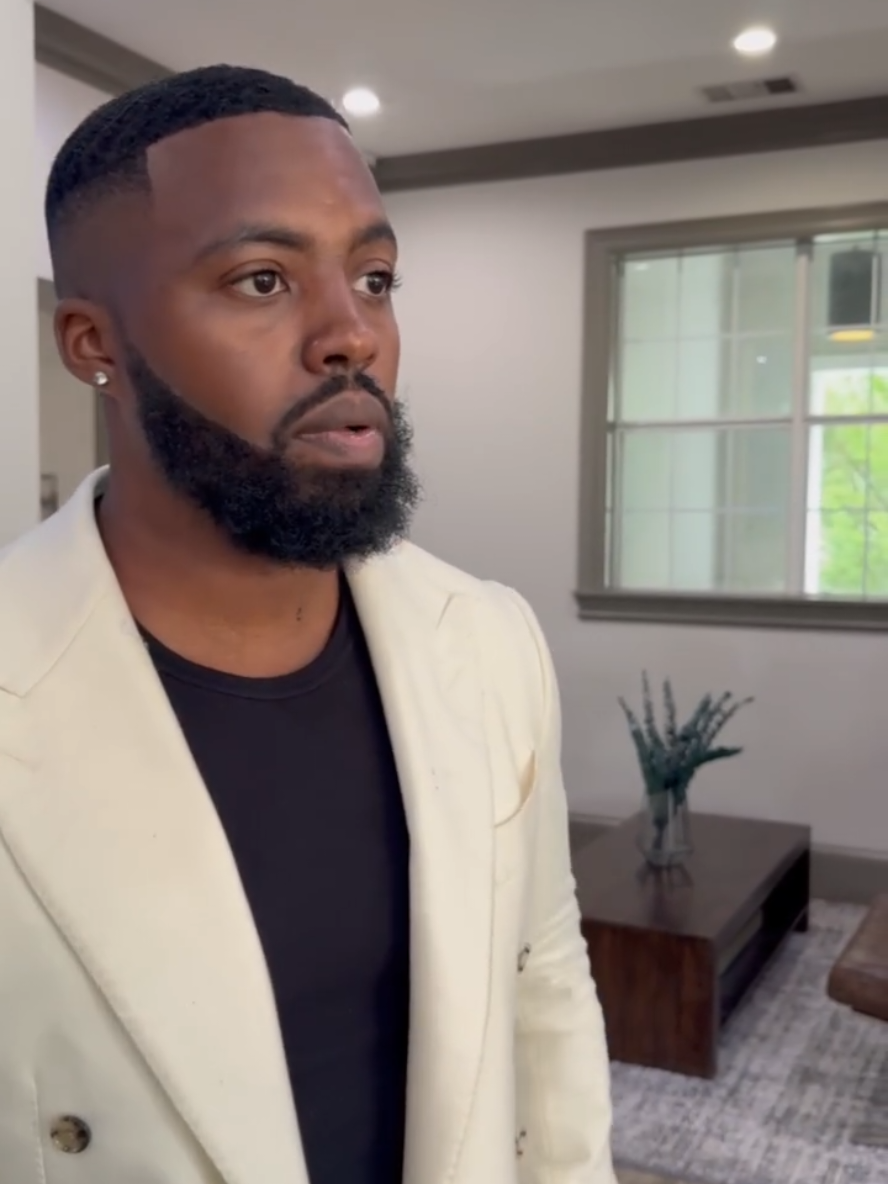 When Lawrence pops up at Erica’s office asking why she didn’t answer the phone lastnight?!!!