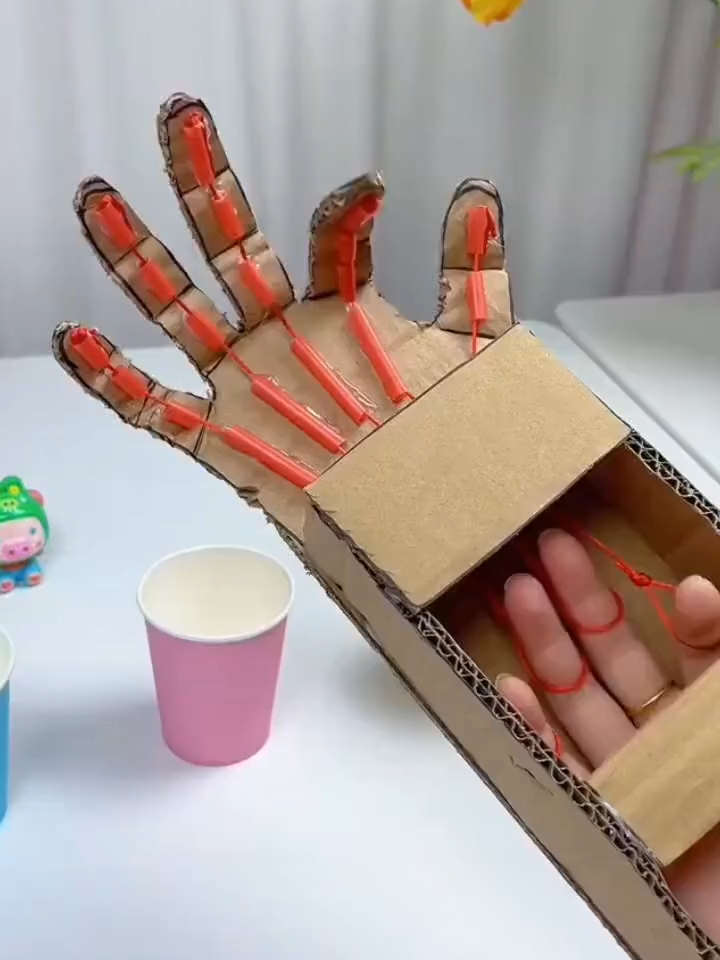 Cardboard Robot Arm!   🦾 Kids Turn Trash into Awesome DIY Magic!   🛠️ #KidsCrafts #DIYRobot #CardboardCreations #UpcycledToys #KidsInventions #HandmadeMagic #TrashToTreasure #CreativeKids #STEMforKids #CraftyFun