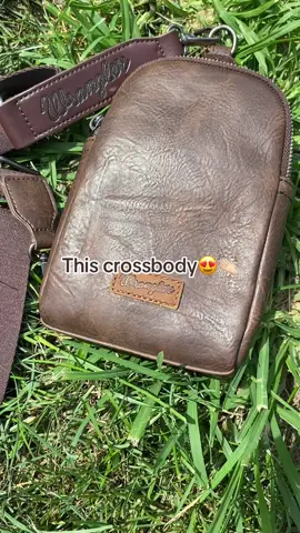 #crossbody #brownpurse #wrangler #wranglerpurse #western #westernfashion @Rustic Charm Bootic 