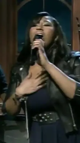 don't play with people's feelings 💔  #jazminesullivan #bustyourwindows #livemusic 