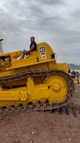 Restored Cat D9G at Welland 2025