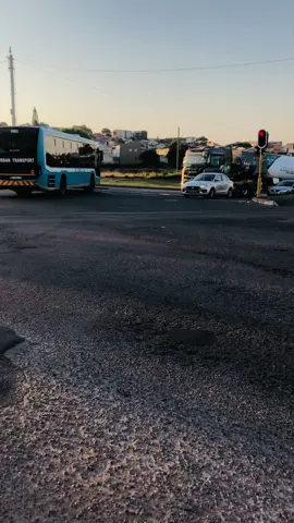 #Scania #tankers #cleantrucks #cleantankers #durbanboys #v8 #r500 @Leon’s Truckspotting @Young 2k trucker 