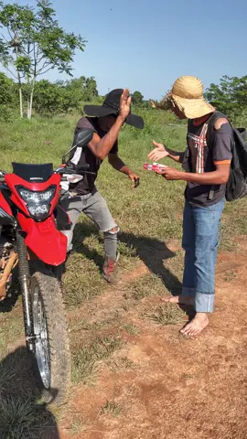 O cara humilhou o vendedor