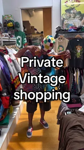 The best vintage store that you can’t visit sadly this is for all to envy its not a public space, but maybe he’ll change his mind and open to the public after this video #vintage #y2k #90s #vintagehaul #skate 
