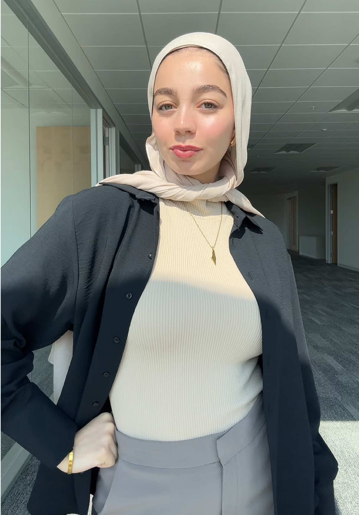 🖤 #corporateootd #officeoutfitinspo #modestfashion #SummerFashion #hijabifashion #Jordanian #middleeastern 