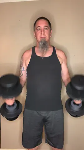 Hammer curls are usually the first arm movement I start off with!! Always feel good and starts me off with a good pump! What is your first arm movement when working them?                                        #foryou #viral #fyp #trending #fypシ #fypシ゚viral #foryoupage 