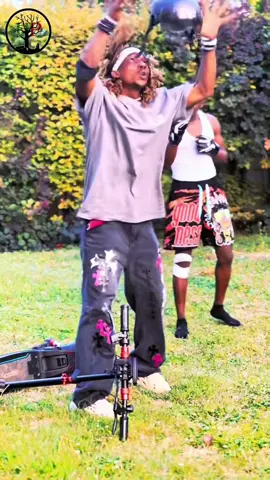 🚫 STUNT COMEDY VIDEO – DO NOT REPORT ❌ No real violence – No real blood ✅ All scenes are acted, scripted and choreographed 🎭 Fictional short film for entertainment only ⸻ #C #Comedy #Fiction #NoViolence #Hakime224 #france 🇫🇷 #f #france 🇫🇷 😂😂😂 #viral_videos #comedia 